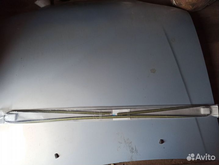 Замок молдинга ветрового стекла Nissan Patrol