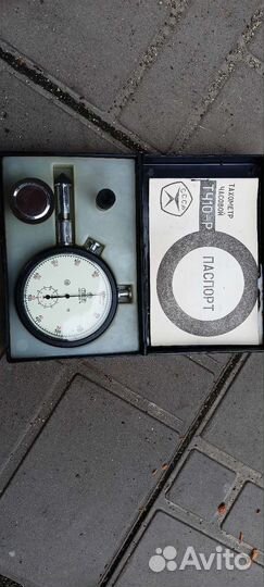 Тахометр часовой