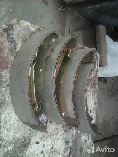 Колодки тормозные барабанные 057 100