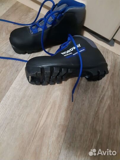 Лыжные ботинки