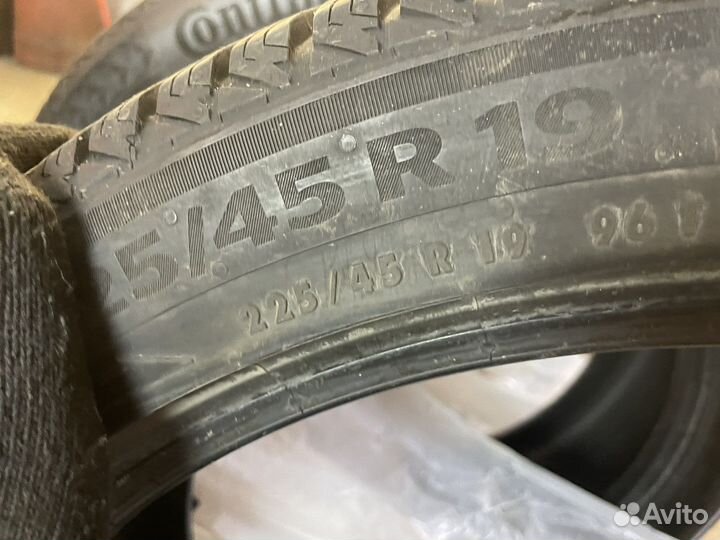 Continental ContiCrossContact RX 225/45 R19 96T