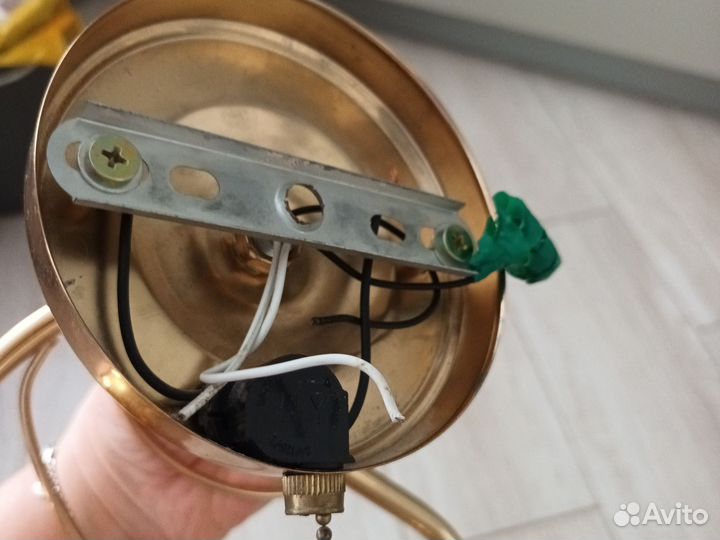 Светильник на стену бра