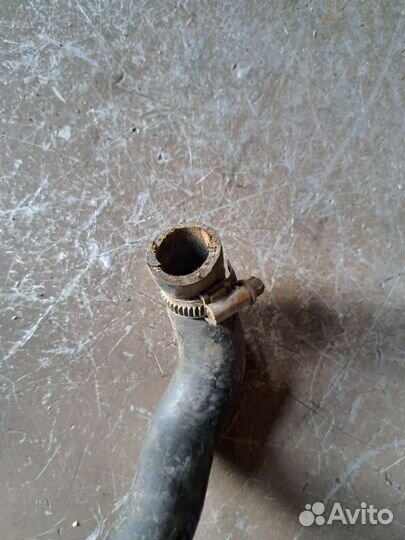 Патрубок охлаждения Mercedes W140