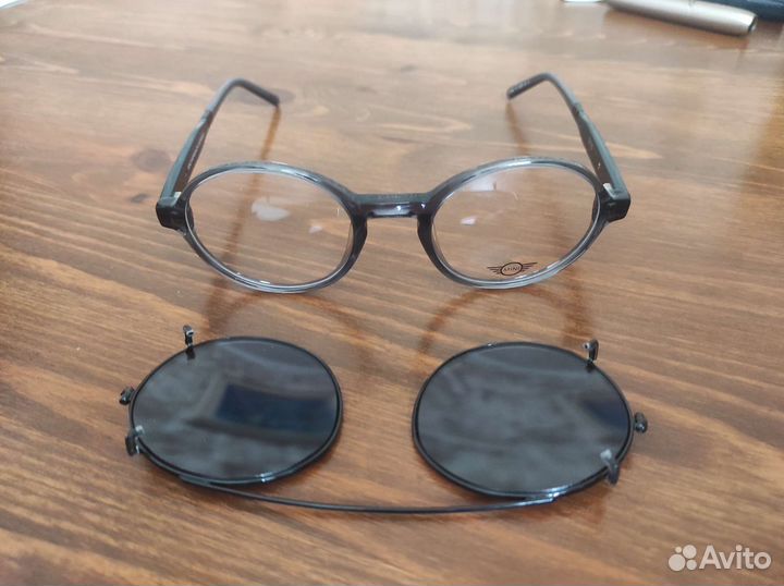 Оправа с солнцезащитным клипоном Mini 747010 70