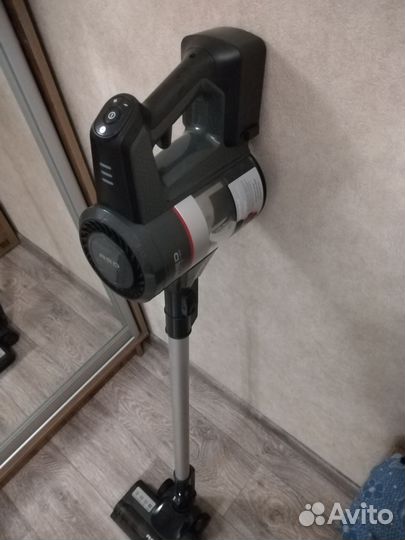 Вертикальный пылесос