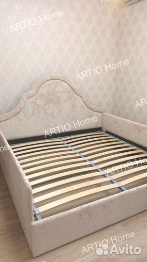 Кровать с изголовьем