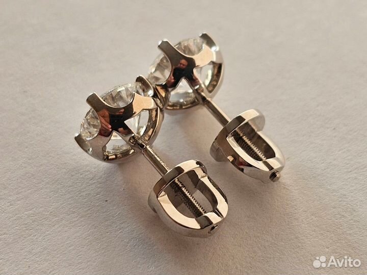 Золотые пусеты с бриллиантами 4,10 карат