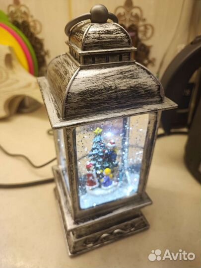 Новогодний фонарь со снегом