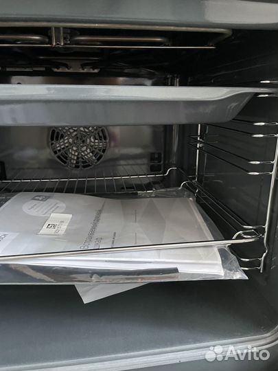 Новый Электрический духовой шкаф Bosch HBF214Новый
