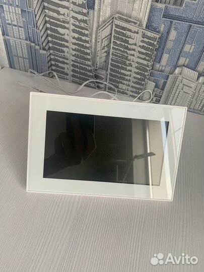 Цифровая фоторамка Digma PF-703