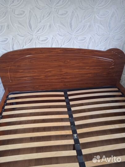 Кровать двухспальная бу 180 200 без матраса