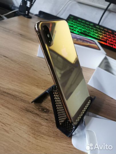 iPhone Xs, 64 ГБ