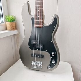 Бас-гитара Squier Precision Bass - Standard Series