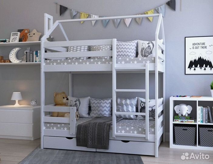 Двухъярусная кровать домик