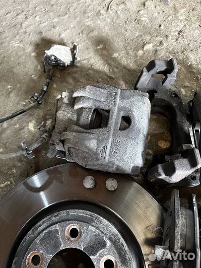 Суппорт передний левый, правый Jaguar xf (X250)