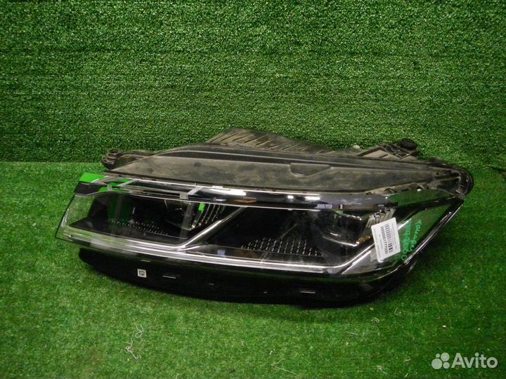 Фара левая Volkswagen Touareg