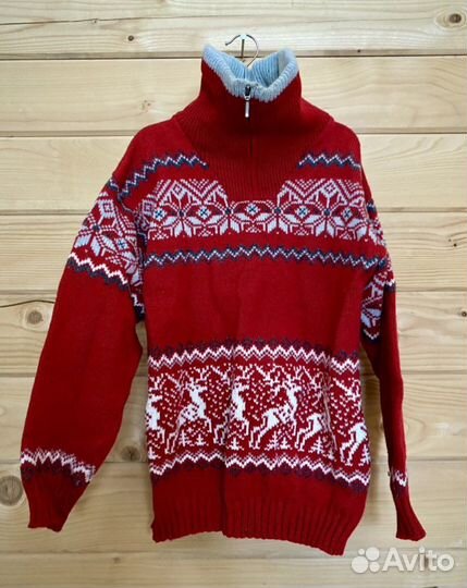 Шерстяной свитер с оленями