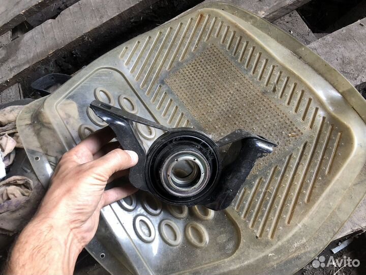 Подушка заднего редуктора Toyota Rav4 sxa