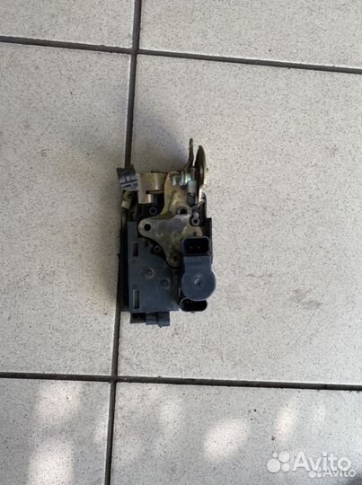 Замок двери задний левый Vortex Estina