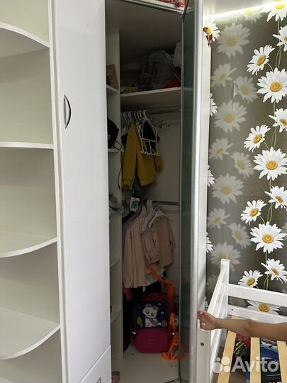 Угловой шкаф