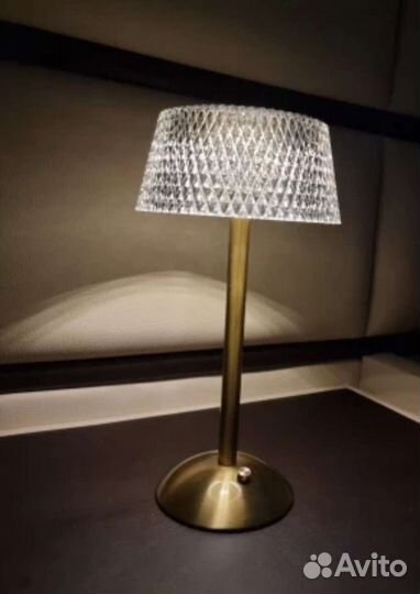 Лампа настольная беспроводная