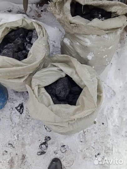 Продам дрова и уголь в мешках