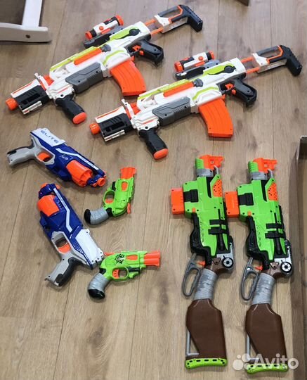 Nerf бластер (игрушка, игрушечное оружие)