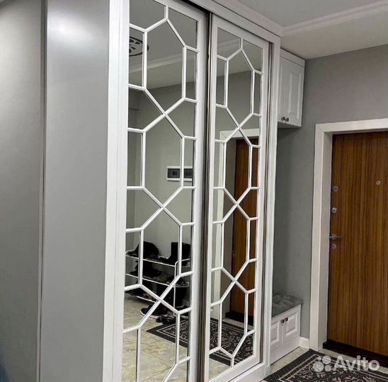 Шкаф двухстворчатый