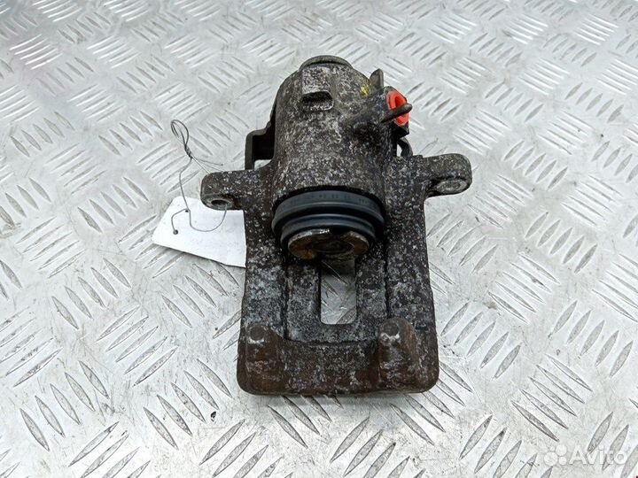 Суппорт задний левый для Audi A4 B6 8E0615423G