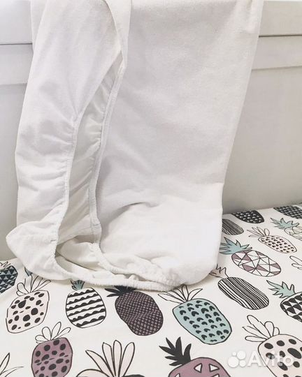 Непромокаемый наматрасник, простынь