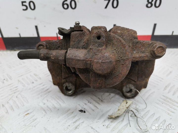 Суппорт передний левый Volvo S60 2004