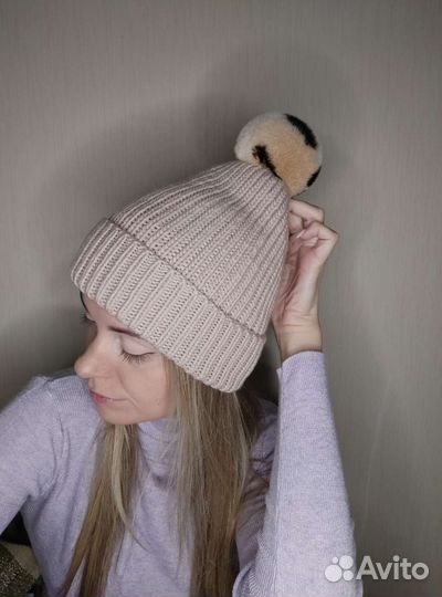 Шапка с помпоном