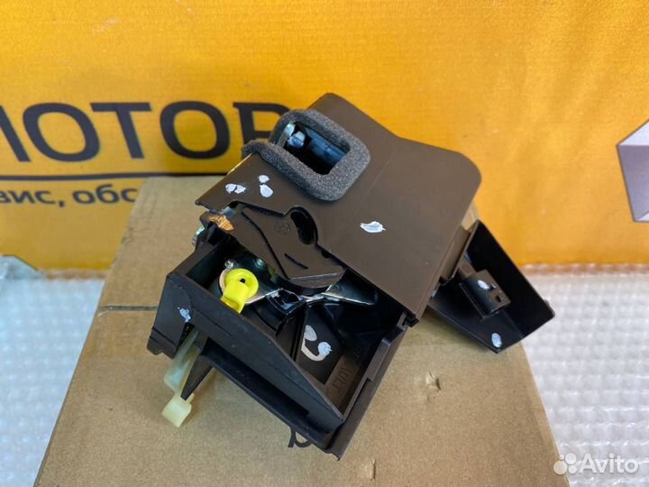 Замок двери передний левый Renault Logan 2015