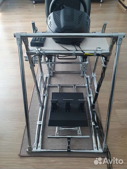 Кокпит для симрейсинга