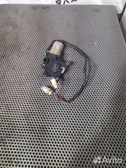 Моторчик стеклоподъемника передний левый MAN TGA