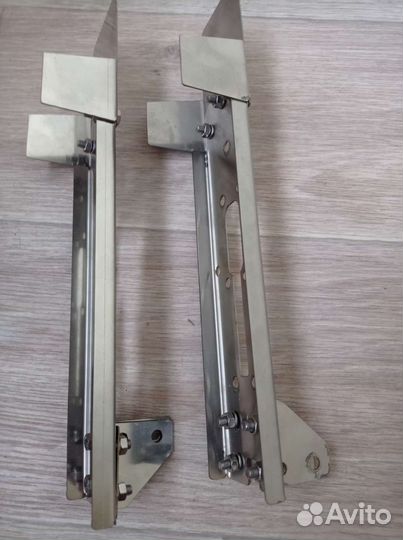 Пластина крепления датчика эхолота