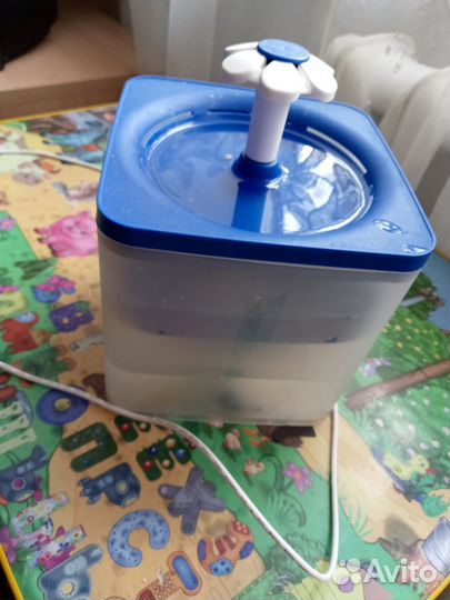 Фонтан поилка для кошек