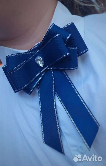 Брошь галстук для школы