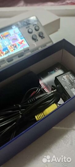 Игровая приставка Геймбой