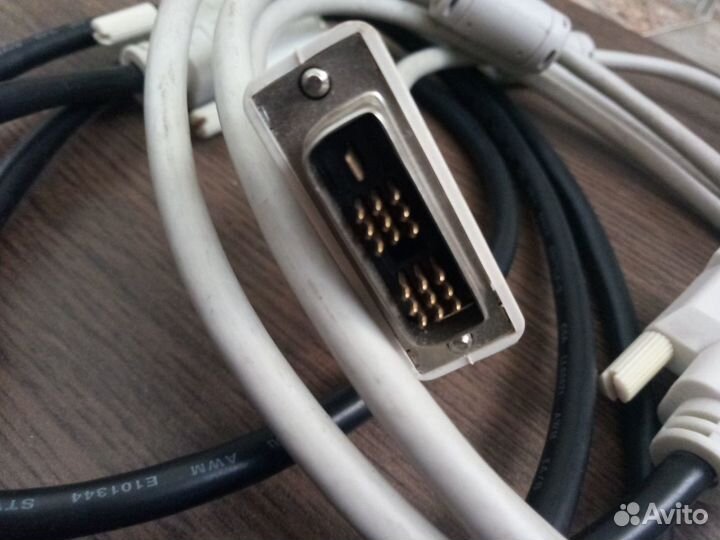 Кабель VGA и DVI для подключения монитора