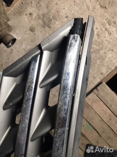 Решотка радиатора нессан тиида