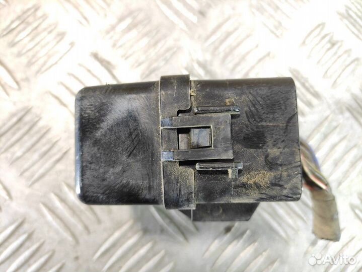 Блок предохранителей моторный Mitsubishi L200 2006