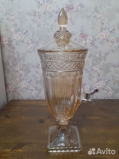 Кувшин с краником 1,8 л. 