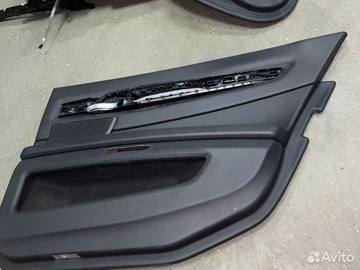 Задняя правая дверная обшивка BMW 7 F02