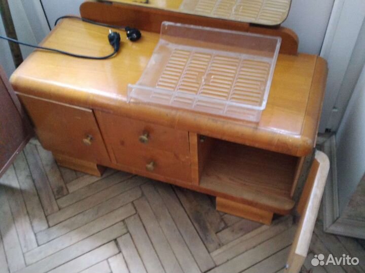 Тумбочка с зеркалом Ш60хВ140