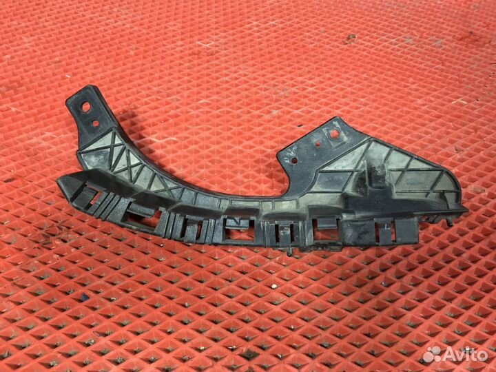 Кронштейн фары правый Subaru Forester S12 SH