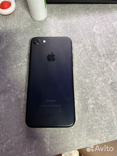 Телефон iPhone 7