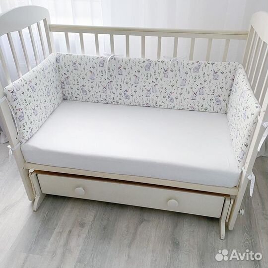 Новый комплект в кроватку. Бортики