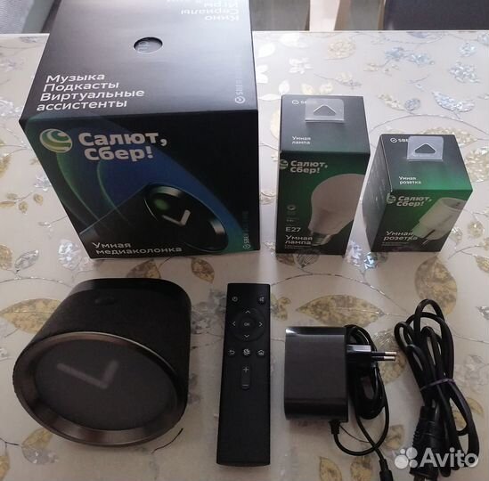 Умная колонка Сбер Салют