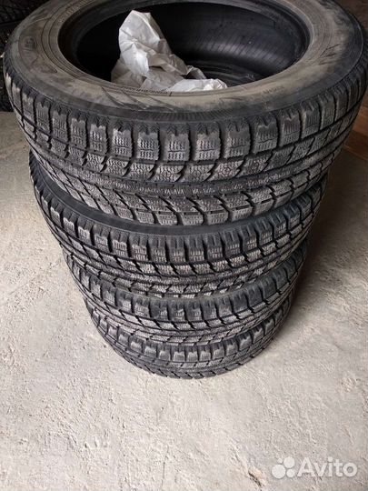 Toyo 310 225/65 R17 102S